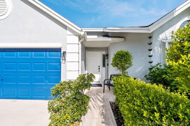 Building Photo - 1599 Bayridge Pl