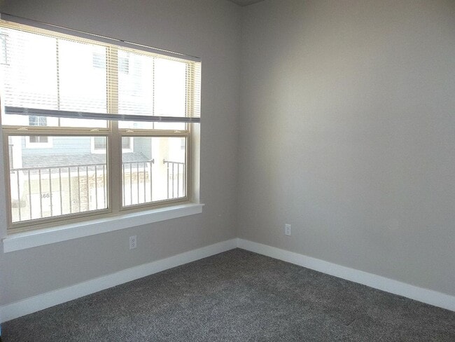 Building Photo - Secure, Stylish & Convenient – 2 Bed Condo in Loveland