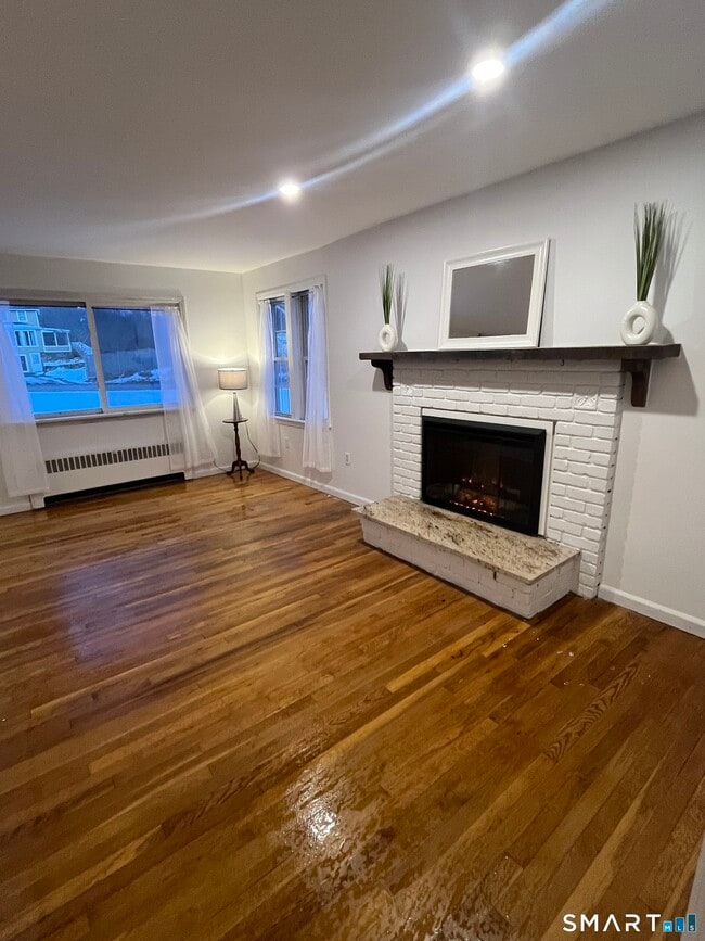 Building Photo - 81 Black Rock Tpke