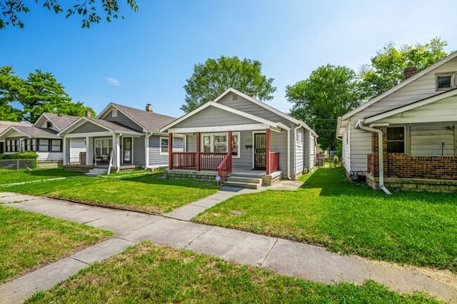 Building Photo - 1215 N Warman Ave