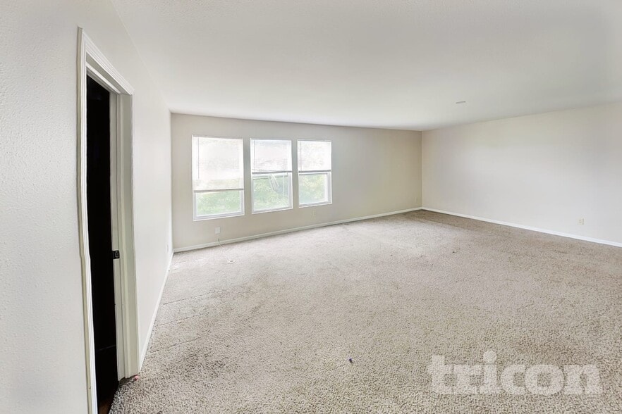 Building Photo - 3321 Hapsburg Way