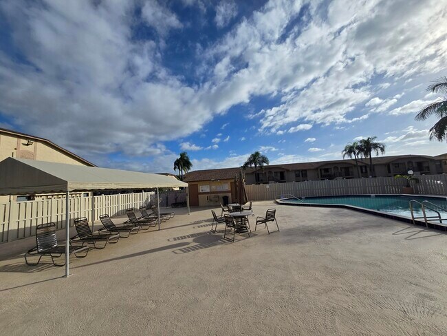 Building Photo - 9413 Boca Cove Cir