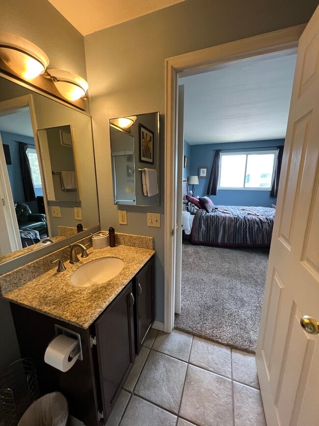 Building Photo - 4670 White Rock Cir