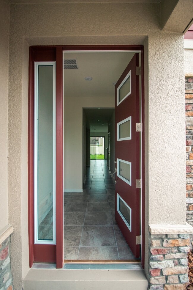 Building Photo - 2470 Avian Loop