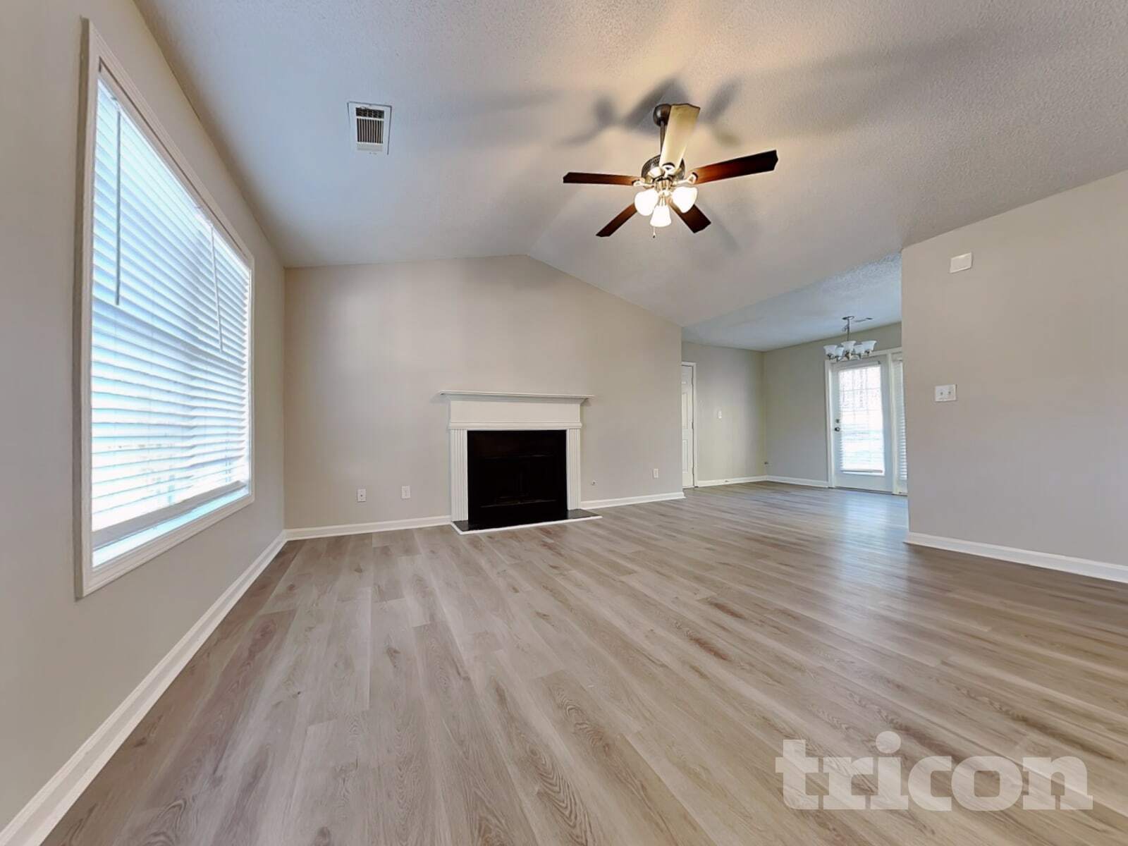 Building Photo - 404 Wolf Creek Ct