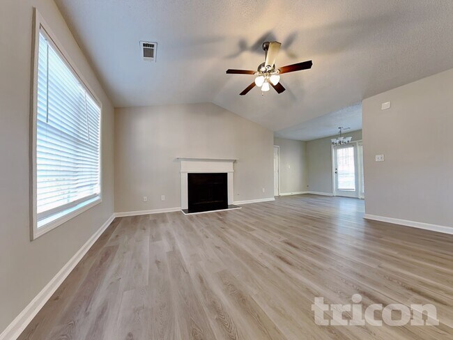 Building Photo - 404 Wolf Creek Ct