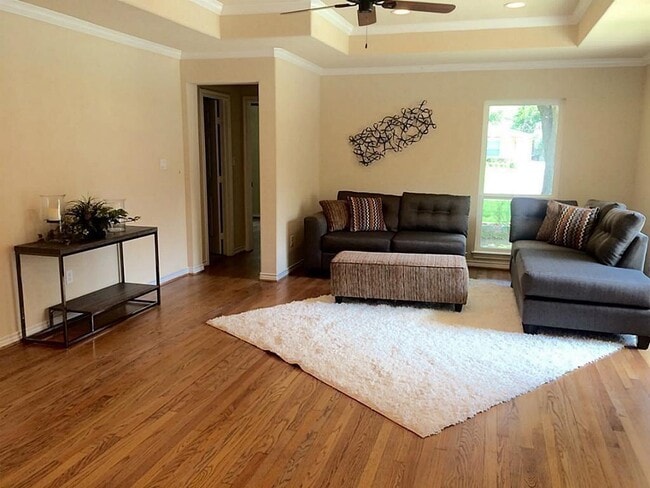 Building Photo - 4734 Benning Dr