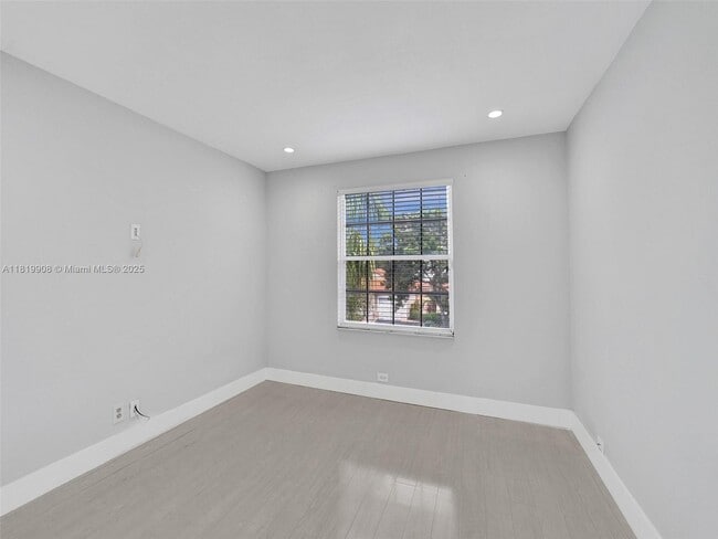 Building Photo - 17954 SW 10th Ct