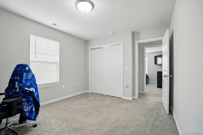 Building Photo - 720 Diamond Loop