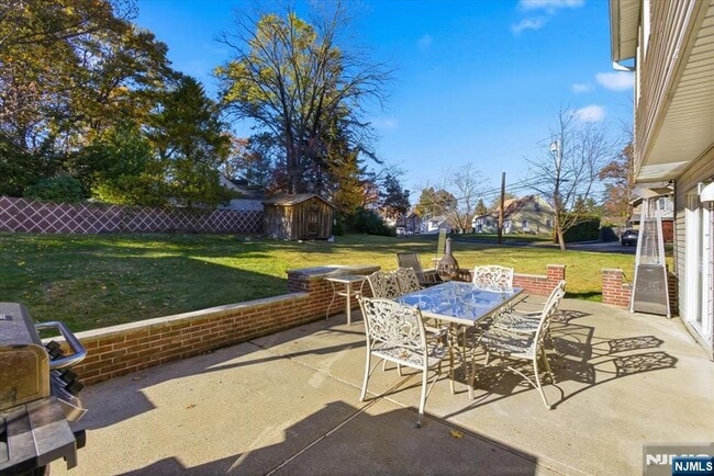 Building Photo - 473 Lincoln Dr