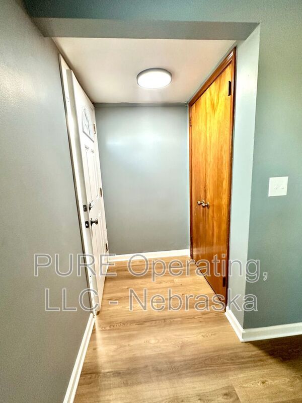 Building Photo - 2205 Lindyview Rd