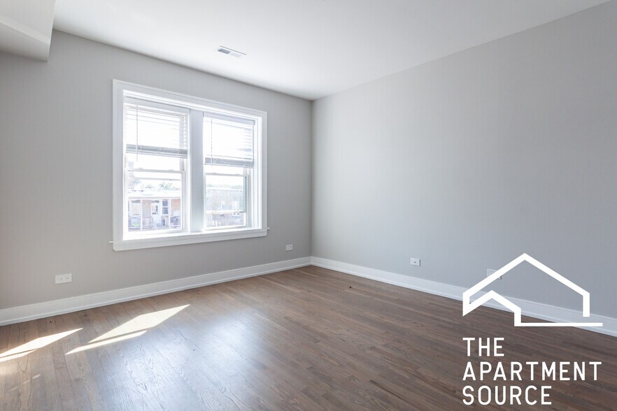 Building Photo - 2641 W Carmen Ave