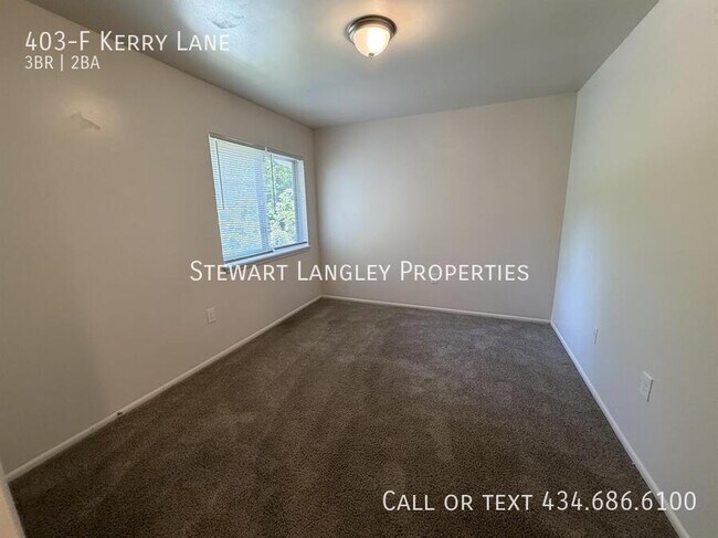 Building Photo - 403 Kerry Ln