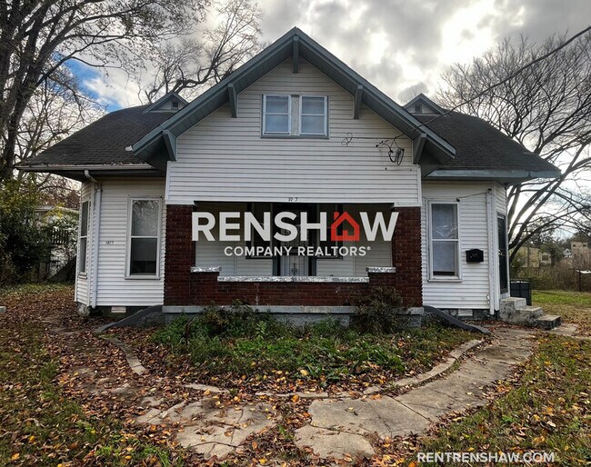 Building Photo - 1817 Edward Ave