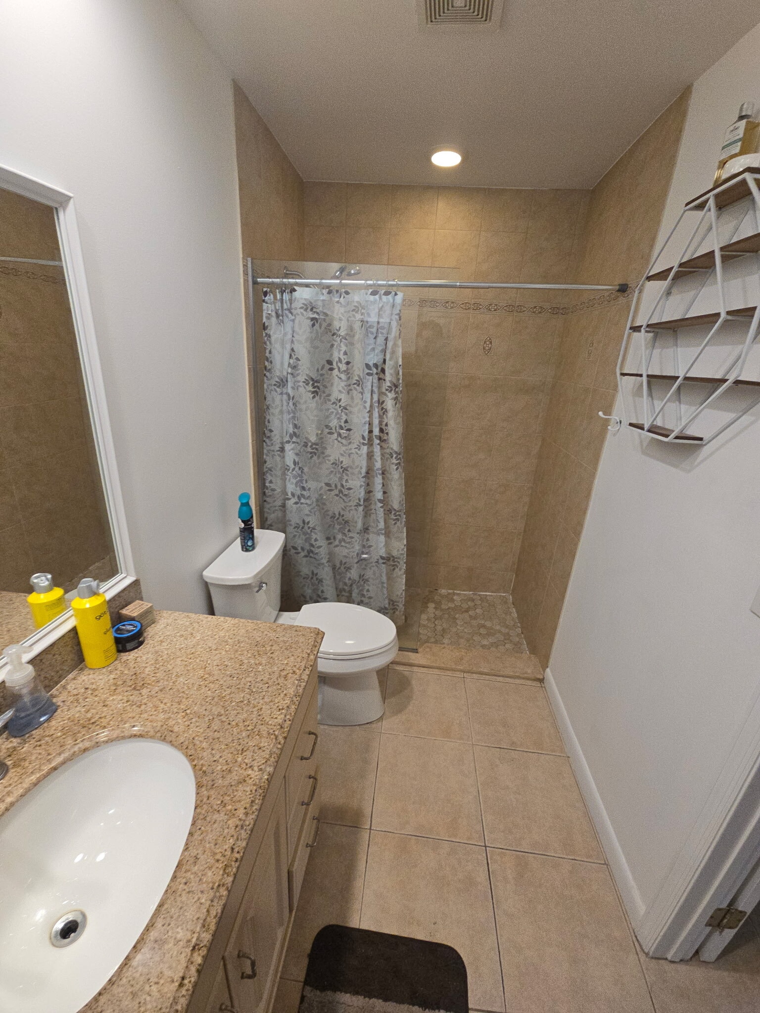 Building Photo - 402 Lakewood Ct