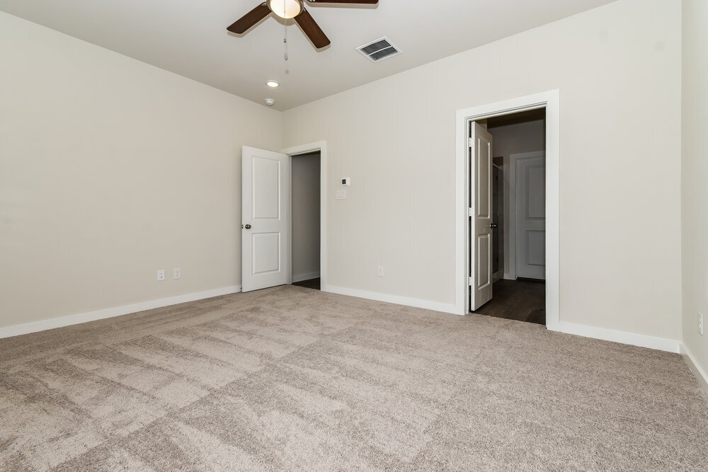 Building Photo - 320 Sun Harvest Dr