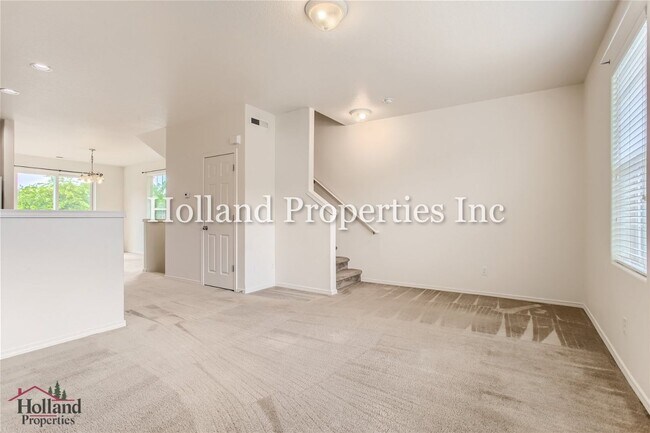 Building Photo - 3594 SE Ironwood Ave