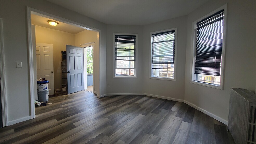 Building Photo - 89 Wegman Pky