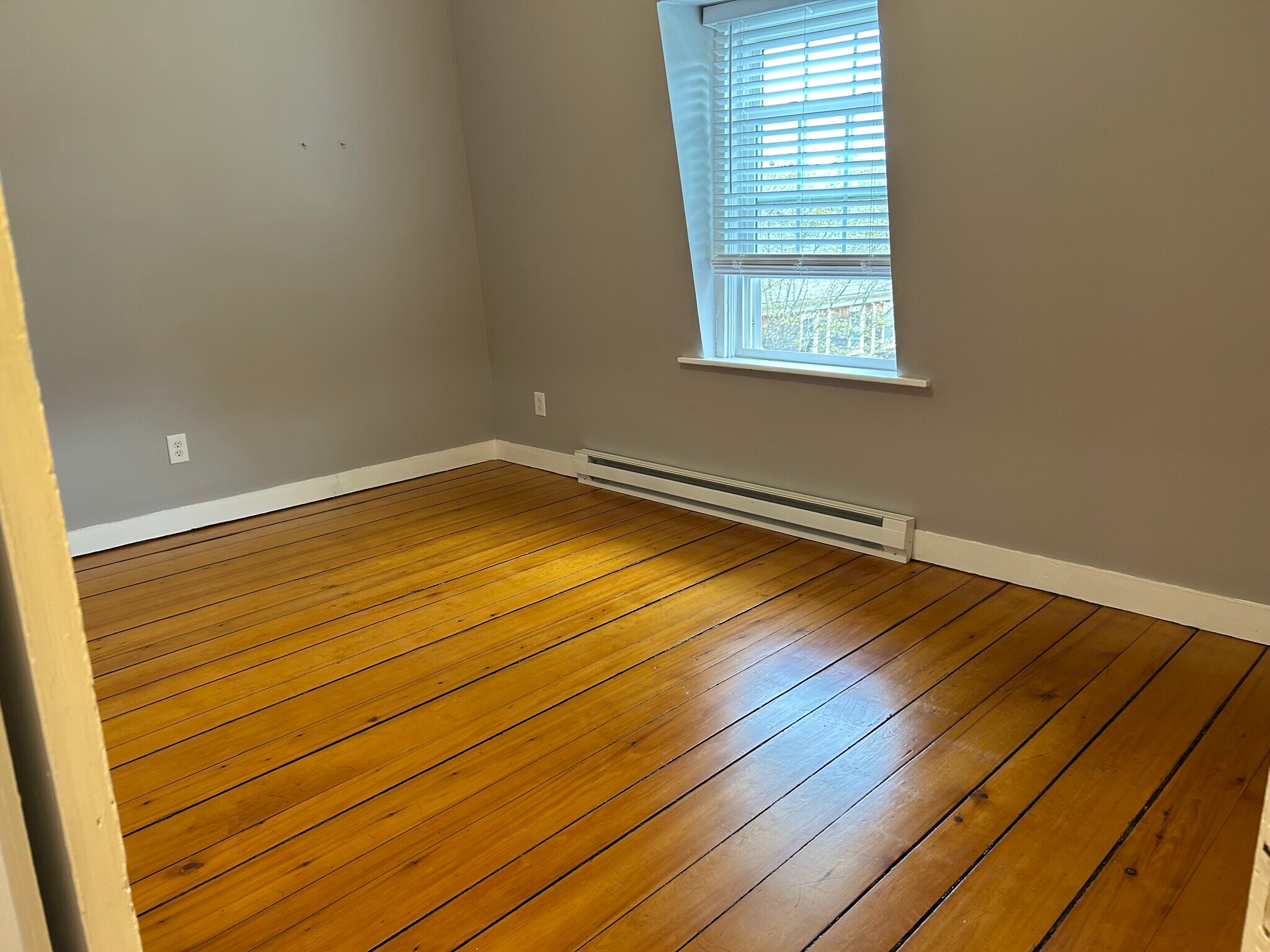 Building Photo - 331 Spring St