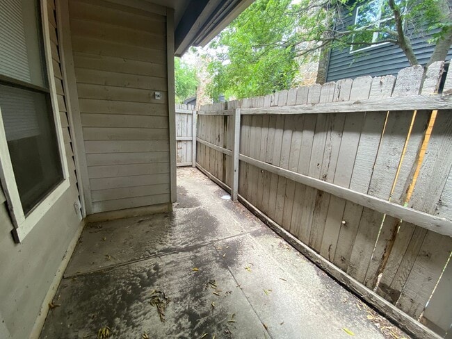 Building Photo - North Austin Living in The Affordable 2 Bedroom