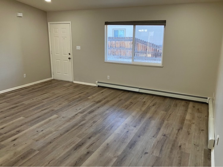 Building Photo - 2999 1/4 Pinyon Ave