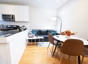 Building Photo - 230 W 113th St