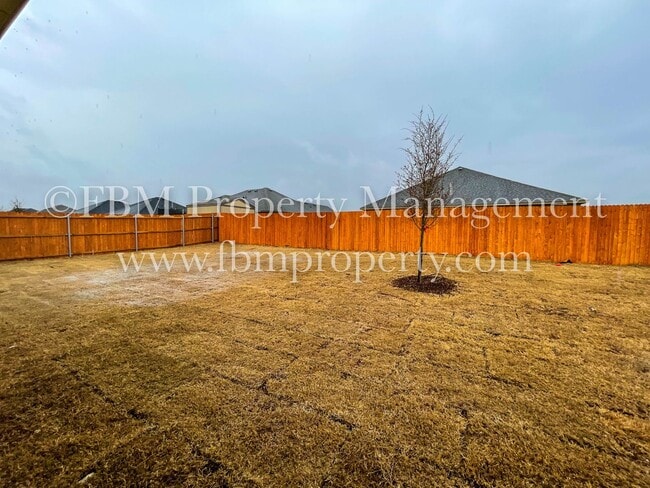 Building Photo - 655 Excelsior Dr