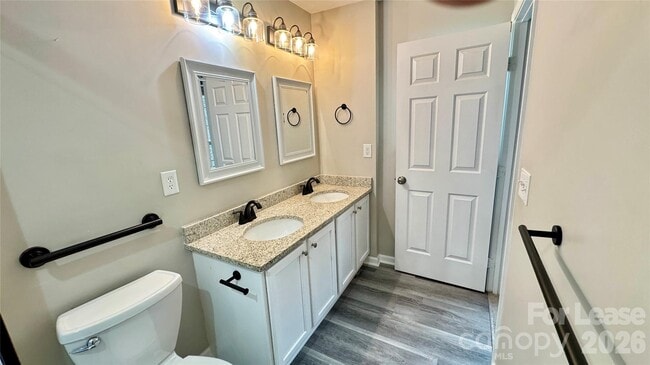 Building Photo - 4001 Waterside Ln