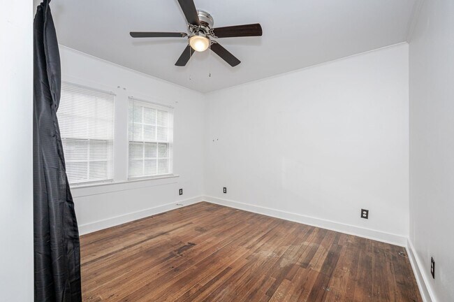 Building Photo - Cute 2 Bed 1 Bath in Pascagoula