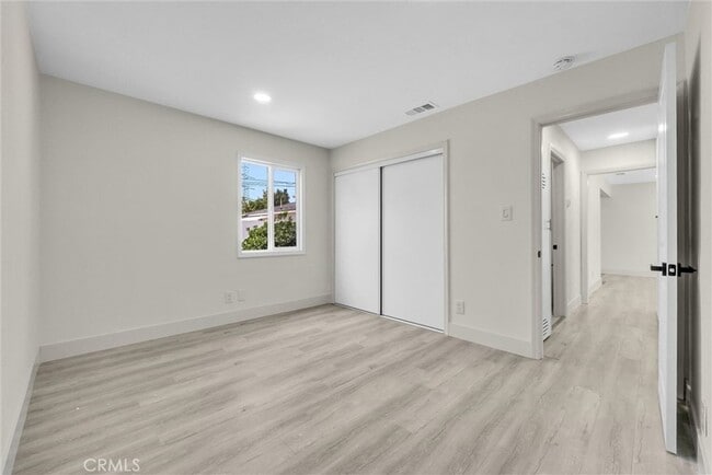 Building Photo - 5505 N Traymore Ave