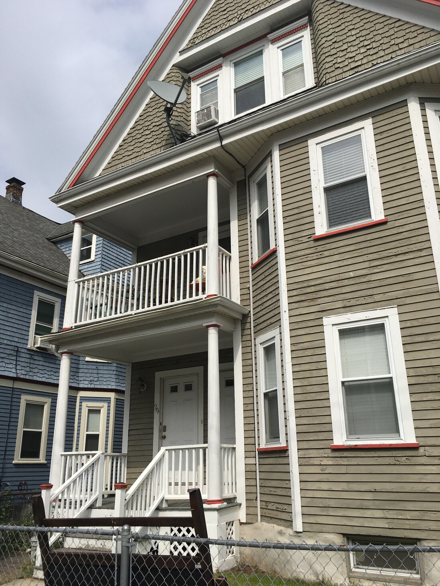 Building Photo - 29 Brackett St