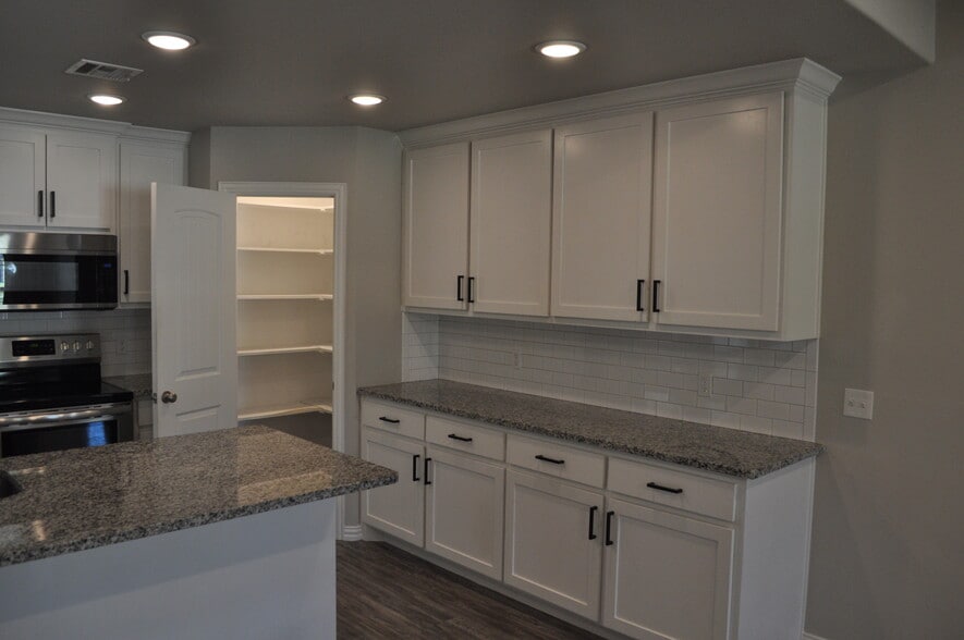 Building Photo - 118 Texoma Mdws