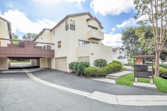 Building Photo - 6665 Canyon Rim Row