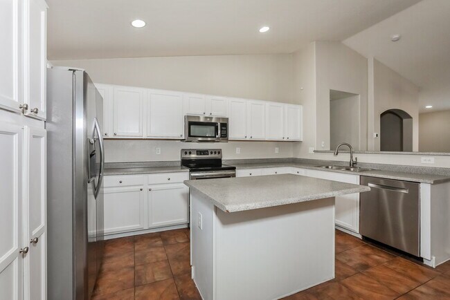 Building Photo - 484 W Gascon Rd