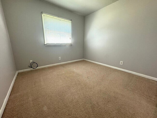 Building Photo - Adorable 3 bedroom 1.5 bathroom in Tulsa