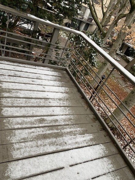 Building Photo - 330 Newton St