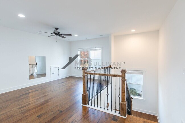 Building Photo - 1121 Crested Jay Dr
