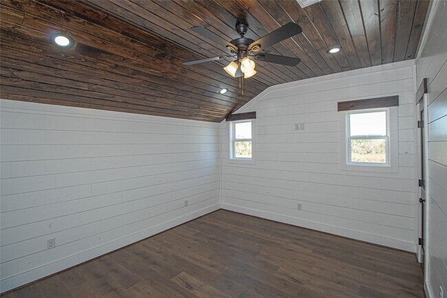 Building Photo - 1275 Castlewood Rd