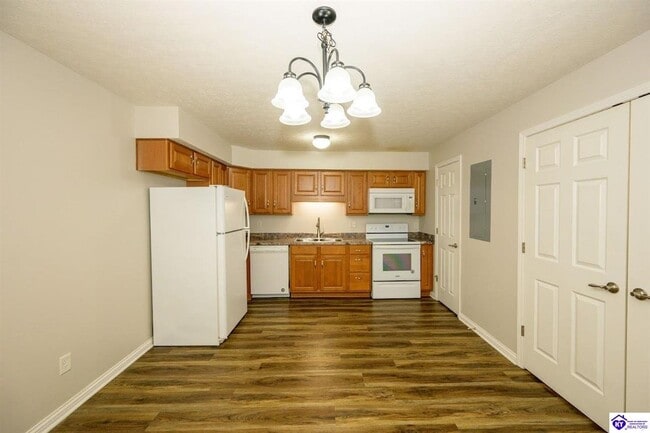 Building Photo - 172 Creekvale Dr