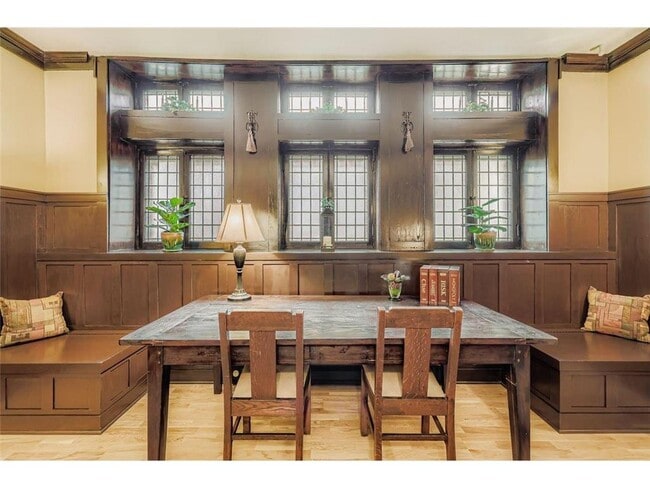 Building Photo - 2219 Pillsbury Ave