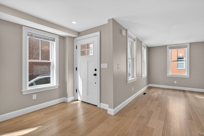 Building Photo - 17 Allston St