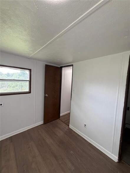 Building Photo - 153 Commerce Ln