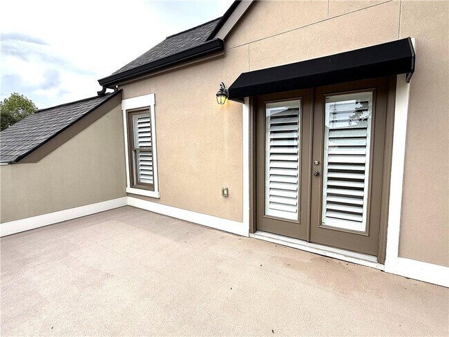 Building Photo - 3641 Ridge Towne Dr