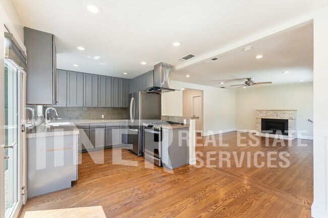 Building Photo - 650 Dittmar Way