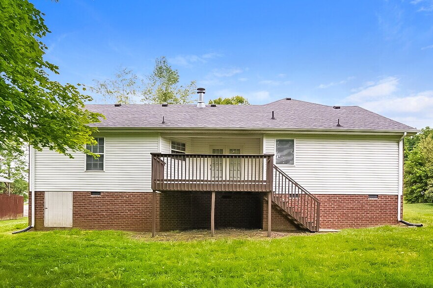 Building Photo - 151 Braxton Ln E