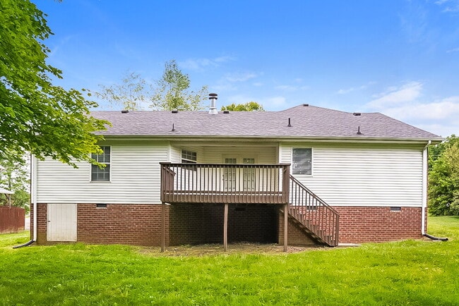 Building Photo - 151 Braxton Ln E