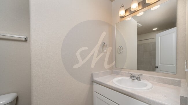 Building Photo - Expansive 3-Story New Build In Fountain