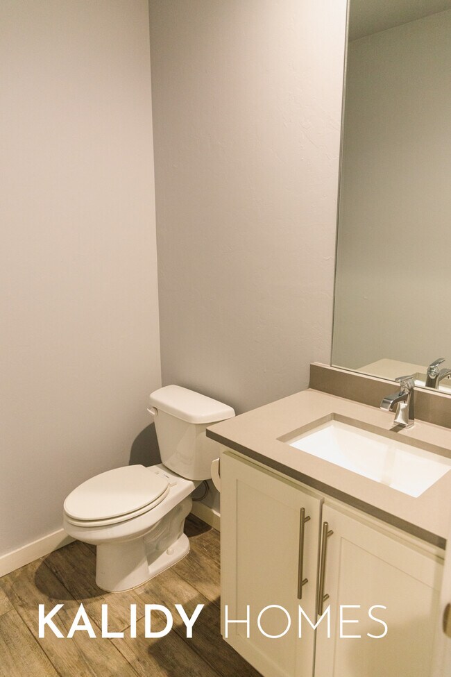 Building Photo - 1796 Salma Rd