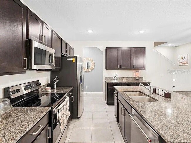 Building Photo - 635 Belgrove St