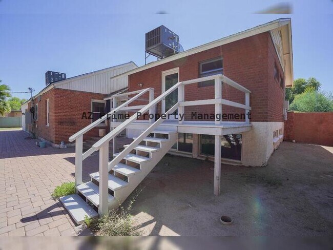 Building Photo - 6521 N 11th Ave